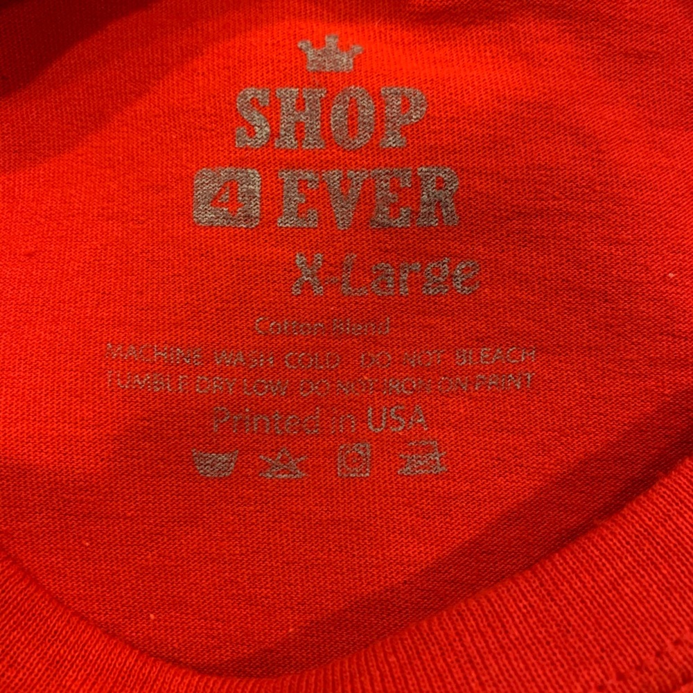 ❌SOLD❌ Christmas Holiday Red Tuxedo T-shirt XL - Picture 3 of 3